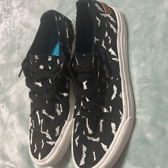 Blowfish Malibu Bat Sneakers - Picture 3 of 3